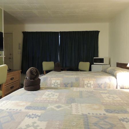 100 Mile Motel & Rv Park 100 Mile House ห้อง รูปภาพ