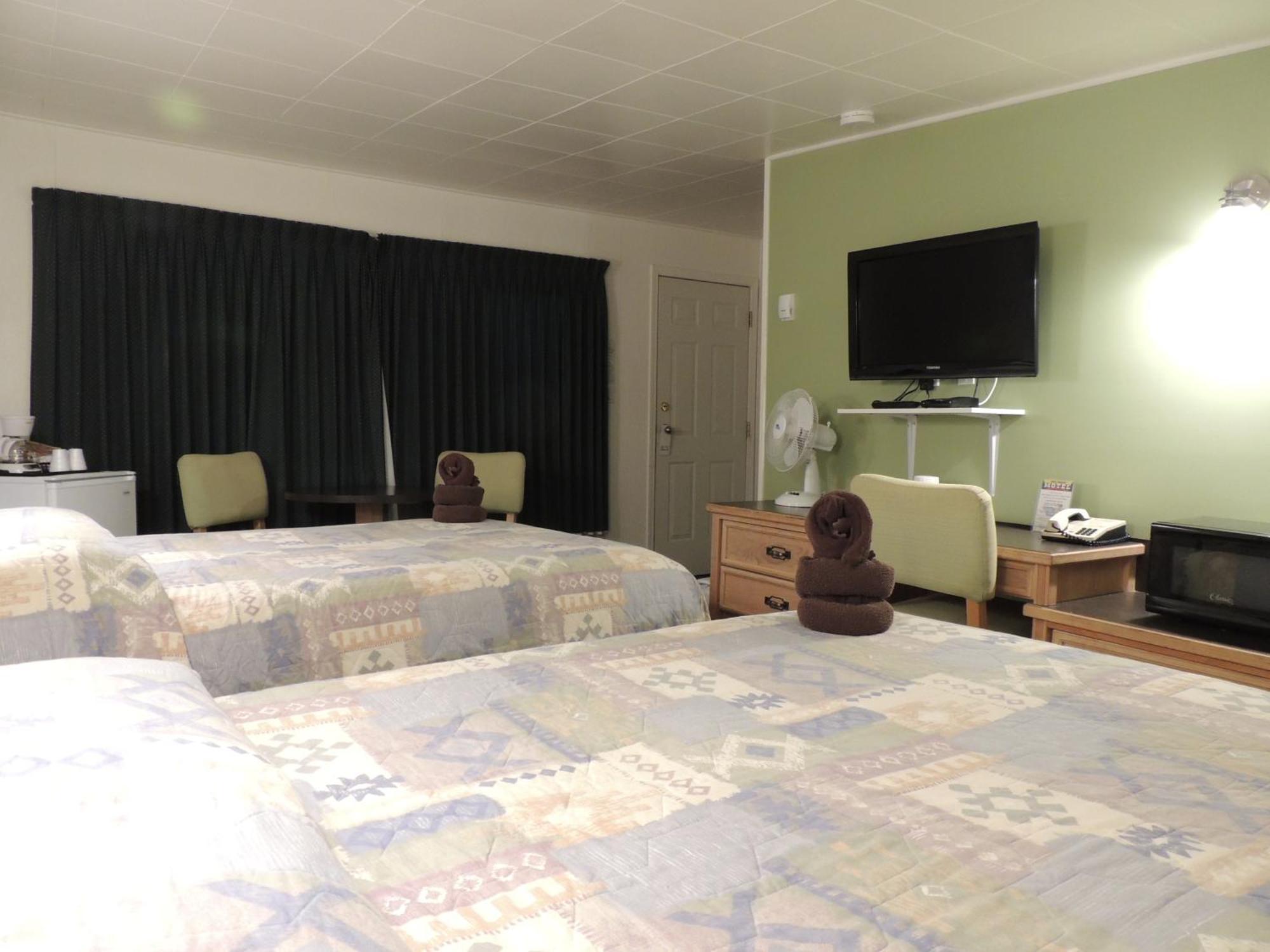 100 Mile Motel & Rv Park 100 Mile House ห้อง รูปภาพ