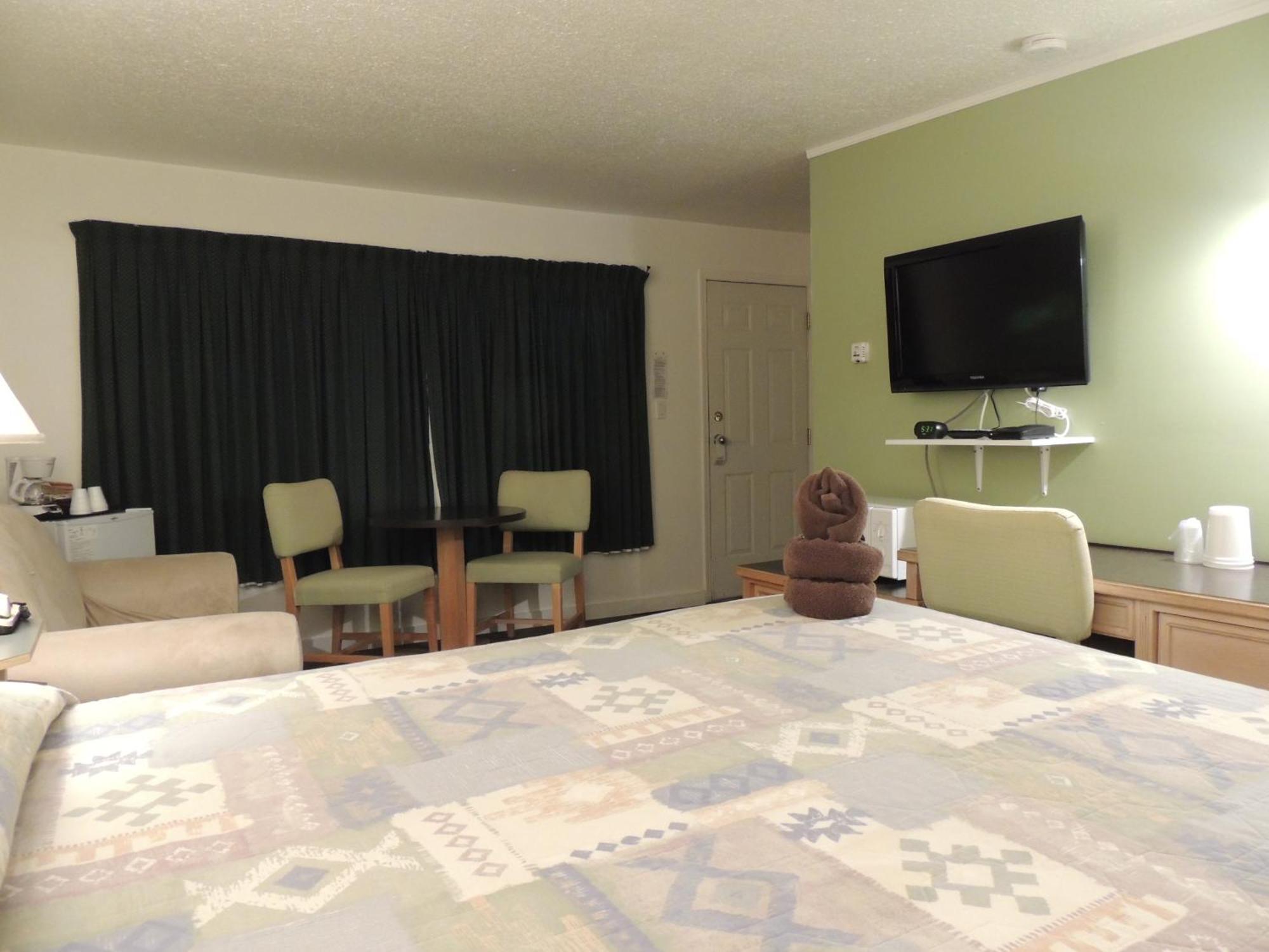 100 Mile Motel & Rv Park 100 Mile House ห้อง รูปภาพ