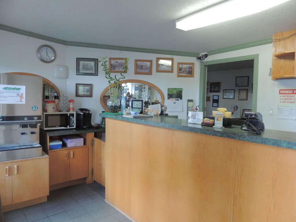 100 Mile Motel & Rv Park 100 Mile House ภายนอก รูปภาพ
