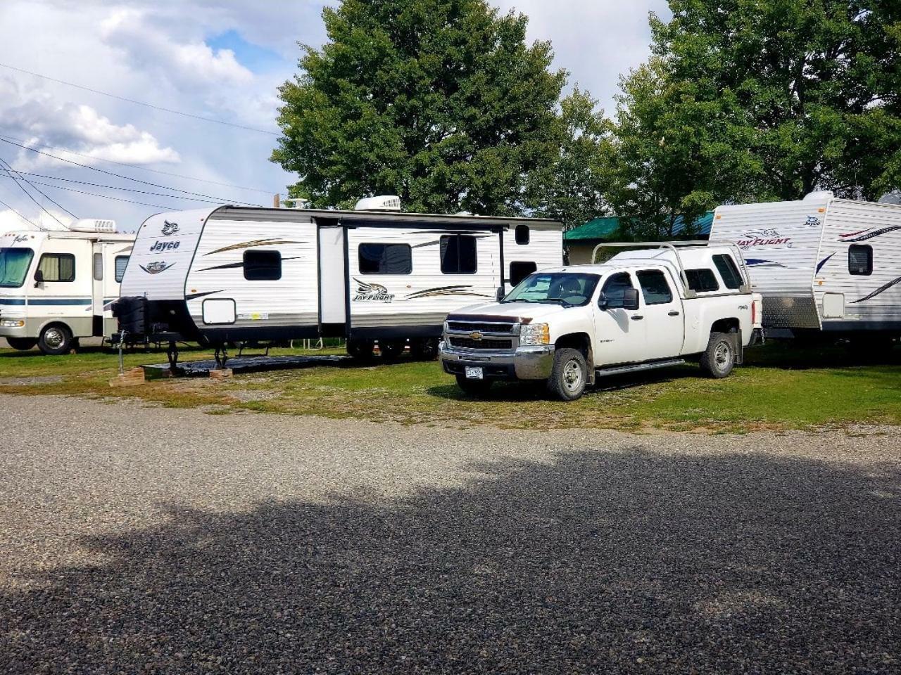 100 Mile Motel & Rv Park 100 Mile House ภายนอก รูปภาพ