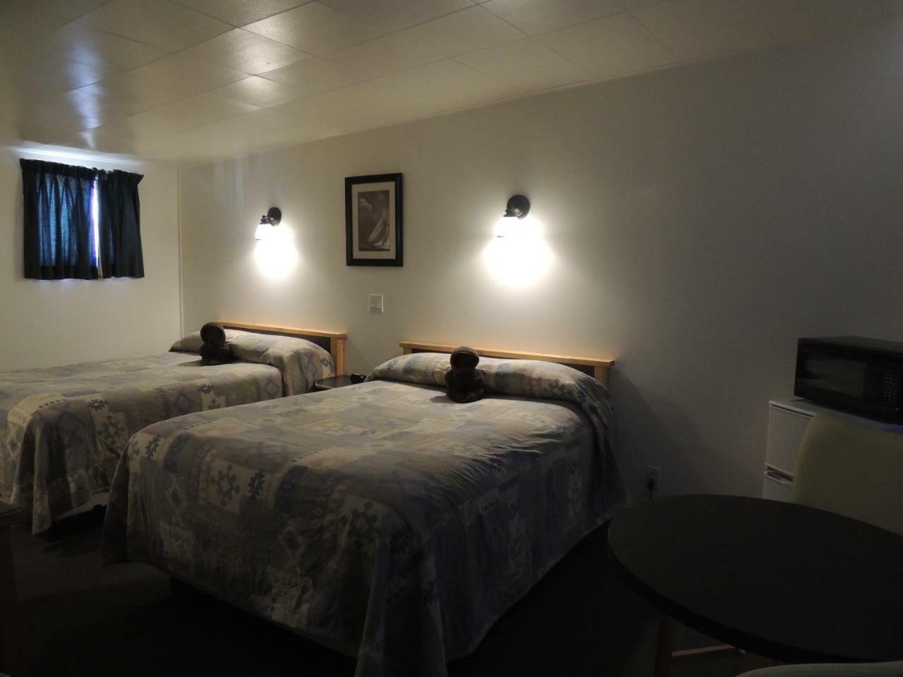 100 Mile Motel & Rv Park 100 Mile House ภายนอก รูปภาพ