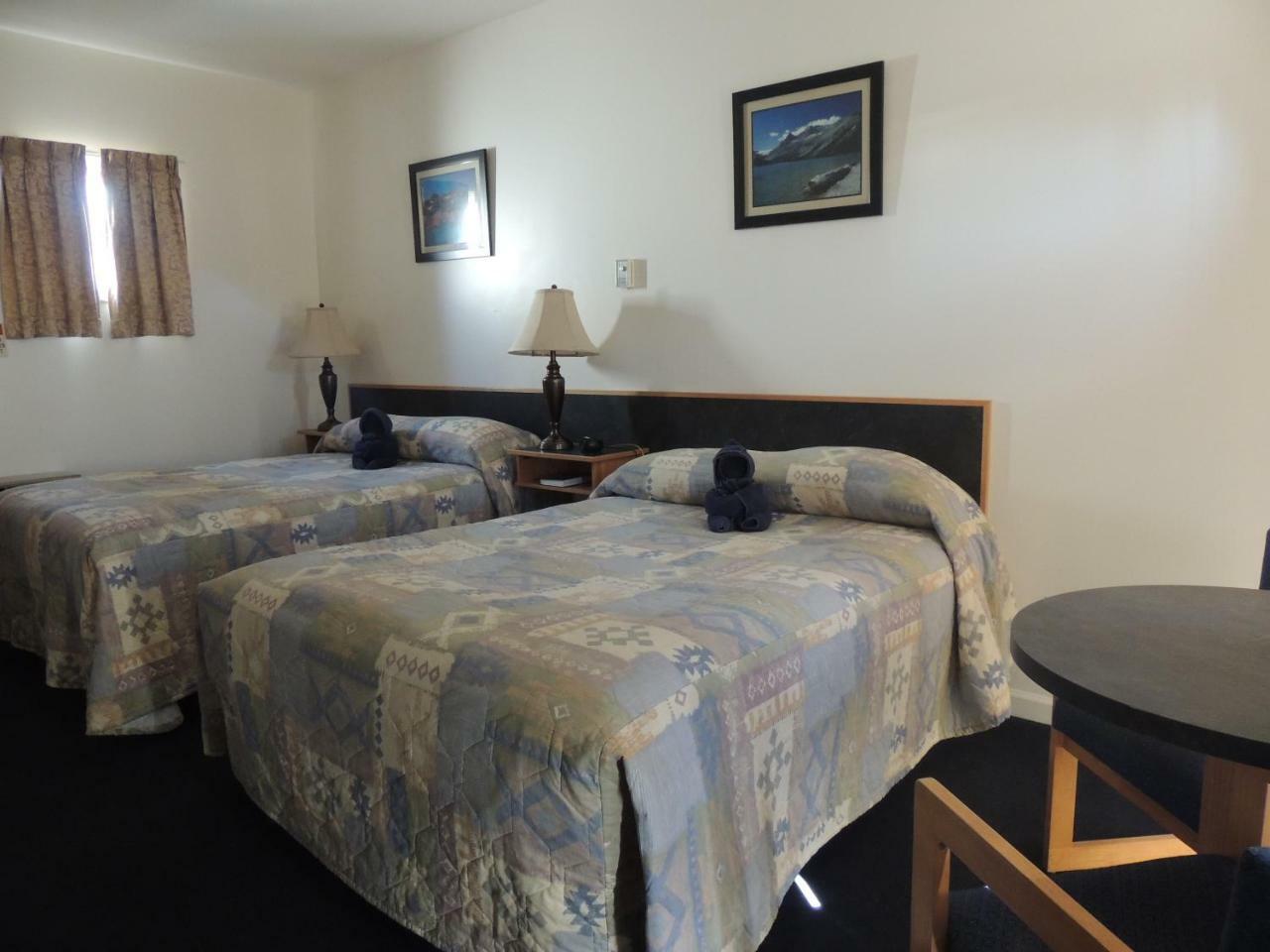100 Mile Motel & Rv Park 100 Mile House ภายนอก รูปภาพ